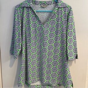 Katherine Way Top Med Green Blue Medallion 3/4 Sleeve Notch Neck Side Slits USA